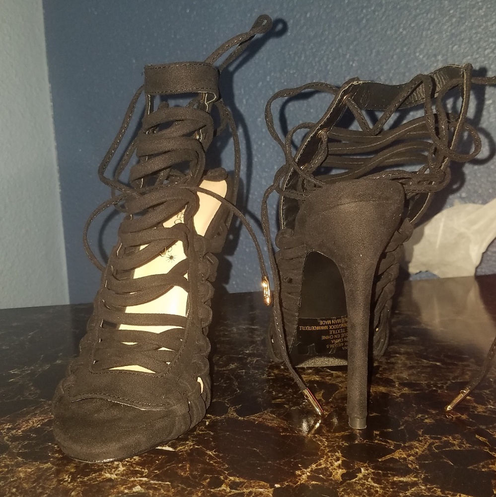 High heels - Picture 2 of 2